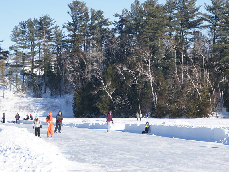 Sentier de patinage sur le lac Rawdon